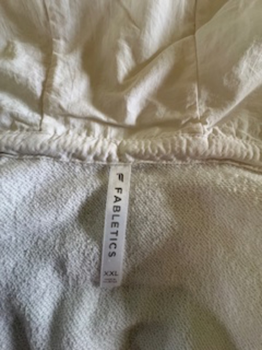 Fabletics 3 Piece Short Set - Picture 3 of 8